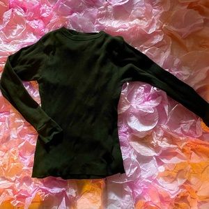 Northern Explosion cotton knit, tight olive green top. Tight longshirt